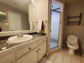 Building Photo - 3002 Frontier Dr