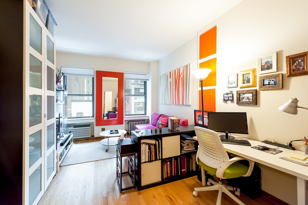 Building Photo - 406 Lexington Ave