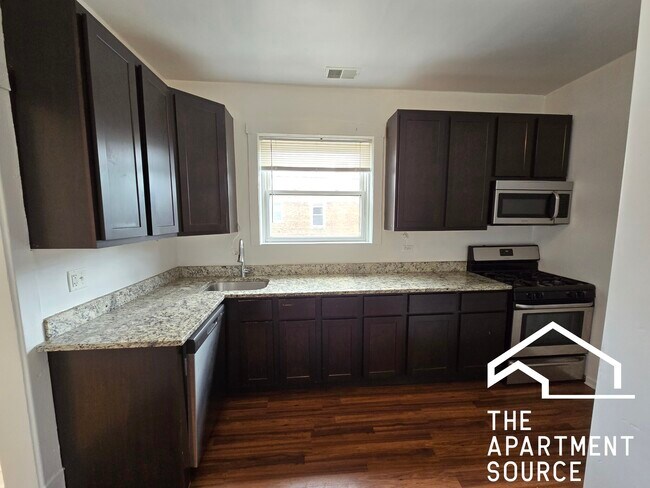 Foto del edificio - 3747 W Sunnyside Ave