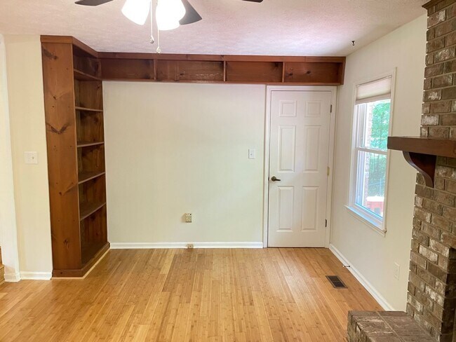 Foto del edificio - 3 bed / 2 bath in Beautiful University Heights neighborhood