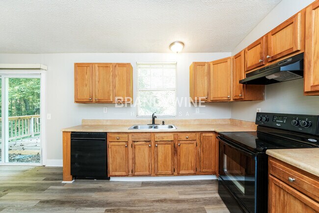 Building Photo - 1034 Sandy Ridge Rd