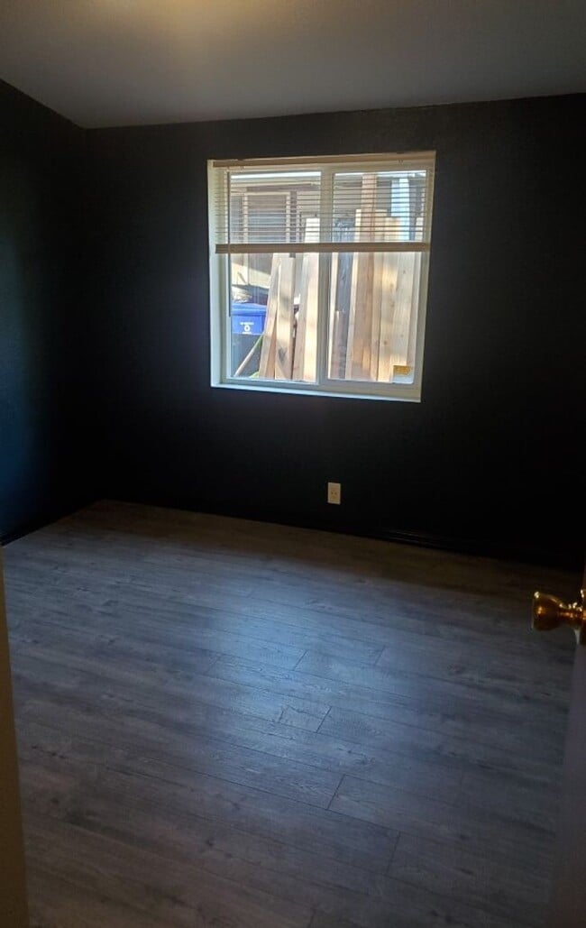 Building Photo - Nice One Level Single Family Home Located in a quiet Cul-de-sac!  Water & sewer is Included !