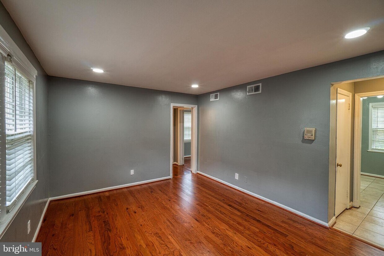 Primary Photo - 2139 Suitland Terrace SE