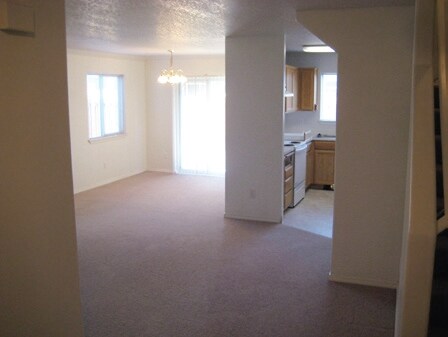 Living Room - 575-587 N 9th St