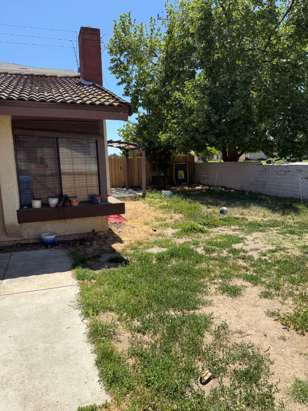 Building Photo - 200 Oak Meadow Ln