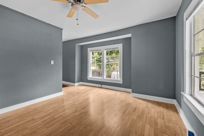 Building Photo - Newly Renovated 4 Bedroom 2 Bathroom Home