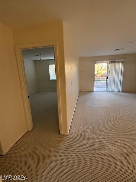 Foto del edificio - 7042 Azure Beach St