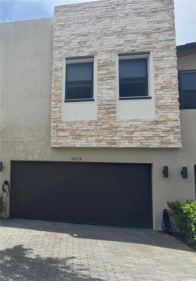 Foto del edificio - 10574 NW 81st Terrace