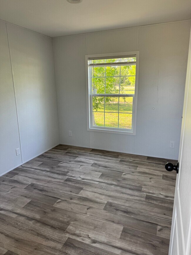 Foto del edificio - 211 Little Ave