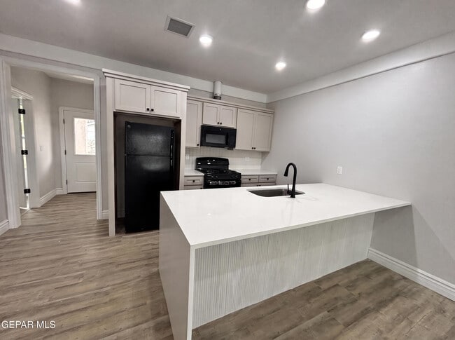 Foto del edificio - 10371 Manzana Rd