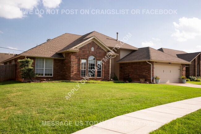Building Photo - Edmond Home