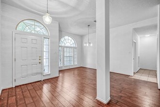 Building Photo - 907 Katie Ln Building Photo - 907 Katie Ln