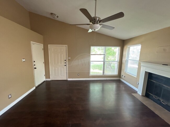 Building Photo - 3606 Saratoga, Killeen