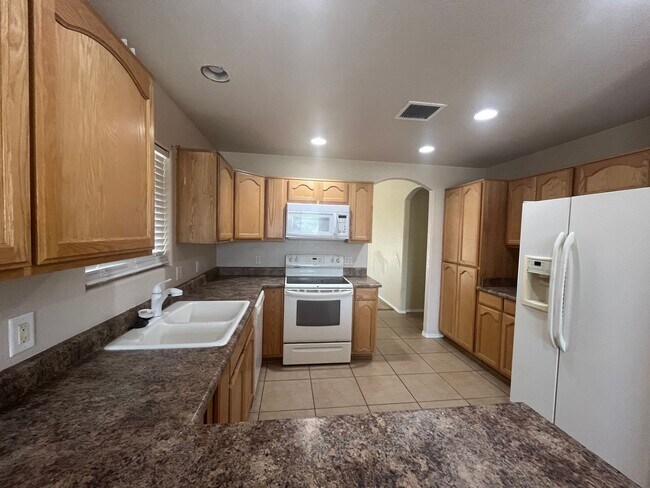 Foto del edificio - 3 bedroom in Holiday community