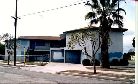 Primary Photo - 1455 Riverside Ave
