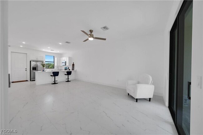 Building Photo - 2416-2418 Xelda Ave N