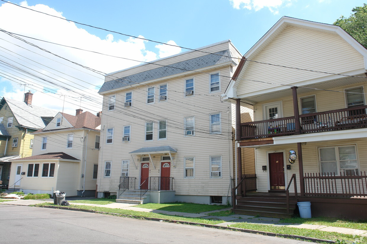 Building Photo - 76-78 W Cherry St