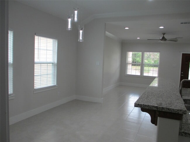 Foto del edificio - 1209 Elm St