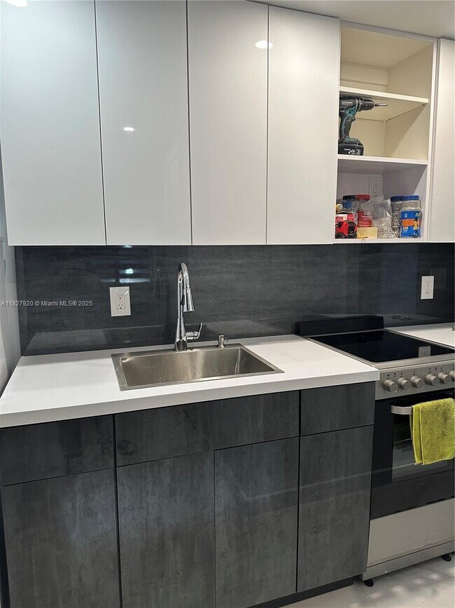 Foto del edificio - 3110 SW 19th Ter