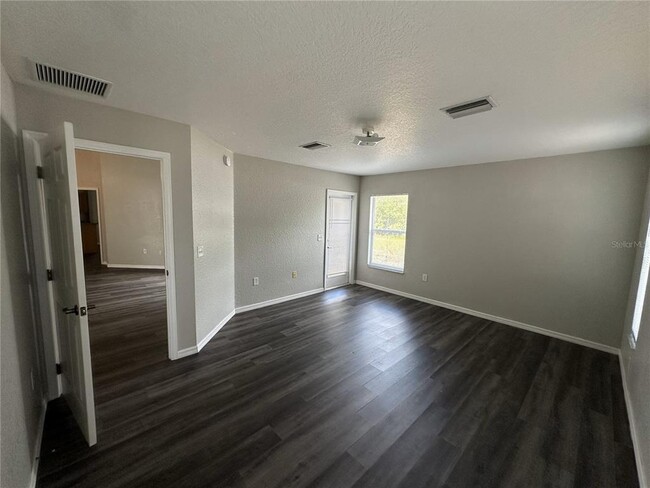 Building Photo - 13610 SW 86th Ave