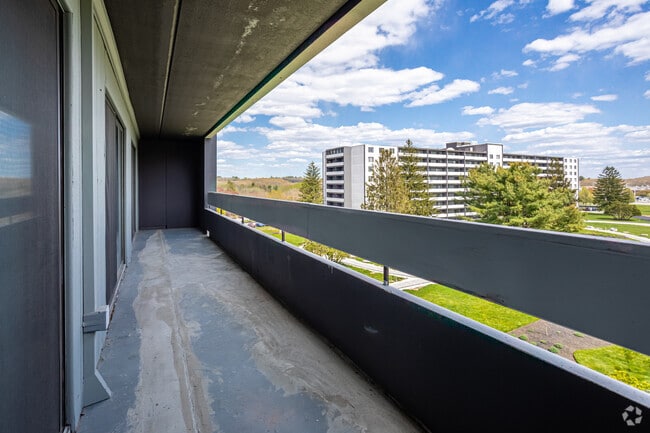 2BR, 2BA - 1,300SF - Arrive Westborough