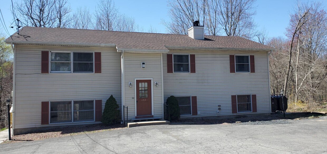 643 Gardnertown Rd, Newburgh, NY 12550 Room for Rent in Newburgh, NY