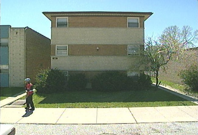 Building Photo - 439-441 E 107th St