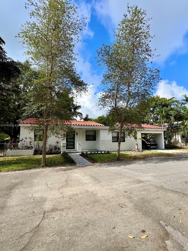Building Photo - 200 Frow Ave