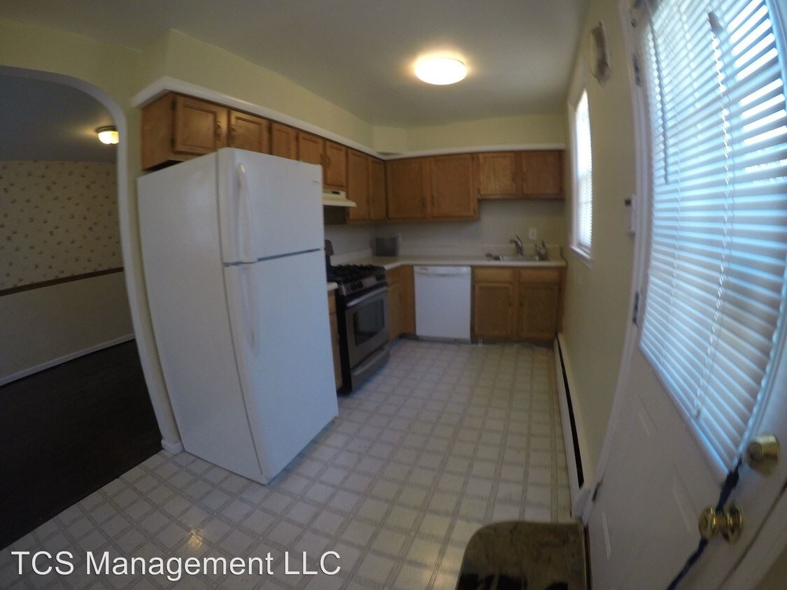 Primary Photo - 3 br, 2 bath House - 901 Princeton Ave.