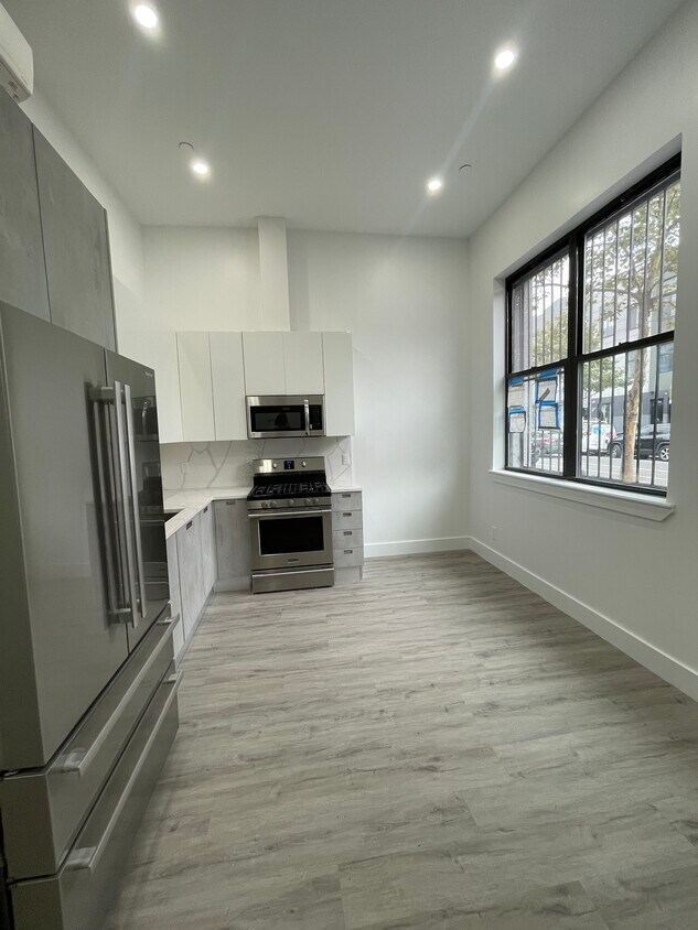 Primary Photo - 205 Irving Ave