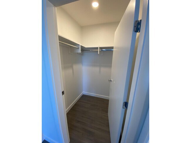 Photo du bâtiment - 13615 Fraser Hwy