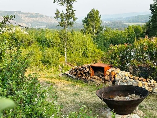 Photo du bâtiment - 6748 Old Fort Rd