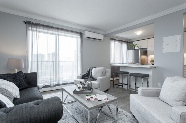 Photo du bâtiment - 150 & 160 Hughson St South