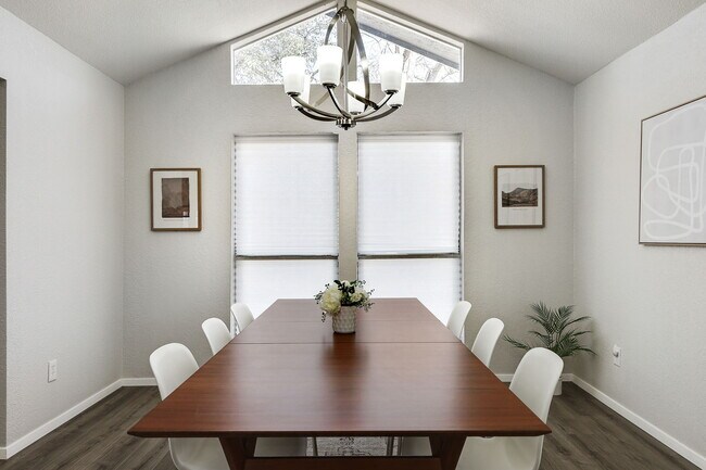 Foto del edificio - 4513 Foxfire Way
