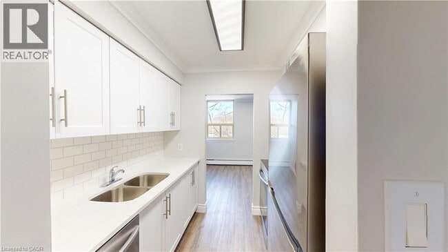 Building Photo - 3189 King St E