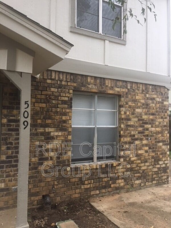 Building Photo - 509 W Norwood Cir