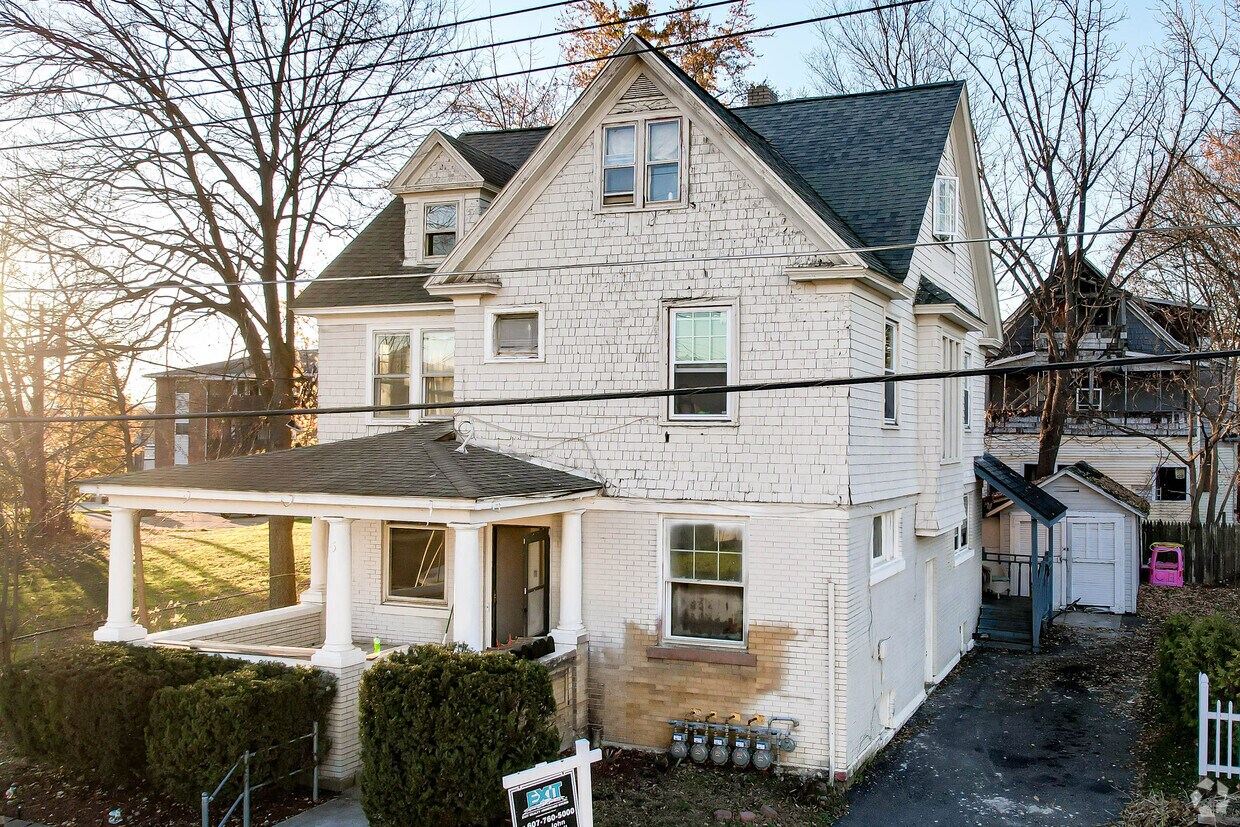 Primary Photo - 5 Way St