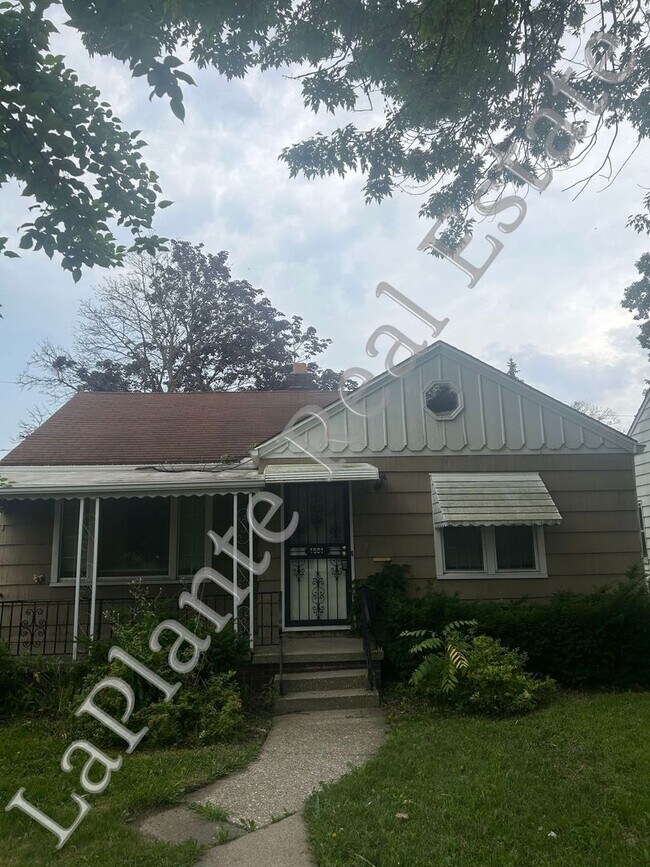 Building Photo - Charming and Cozy 2-Bed Home with Fenced Y...