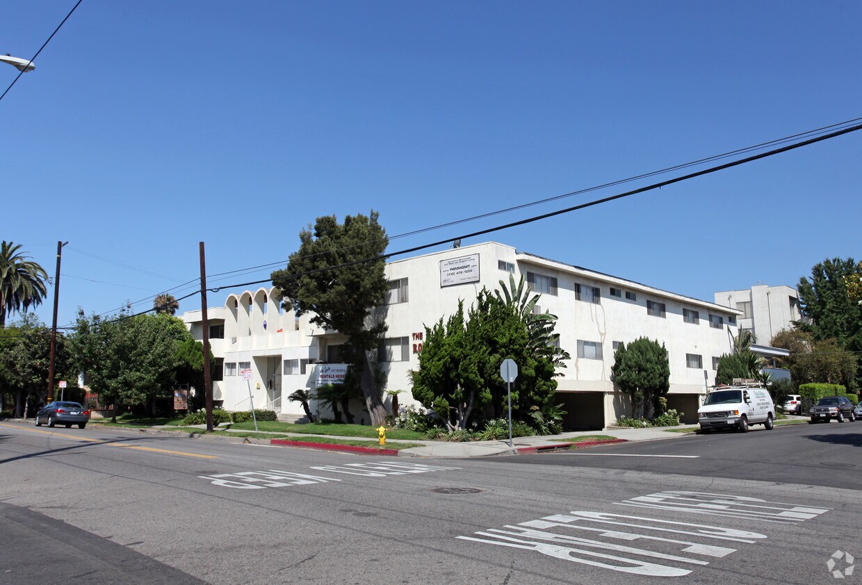 The Roman Gardens Apartments in Los Angeles, CA