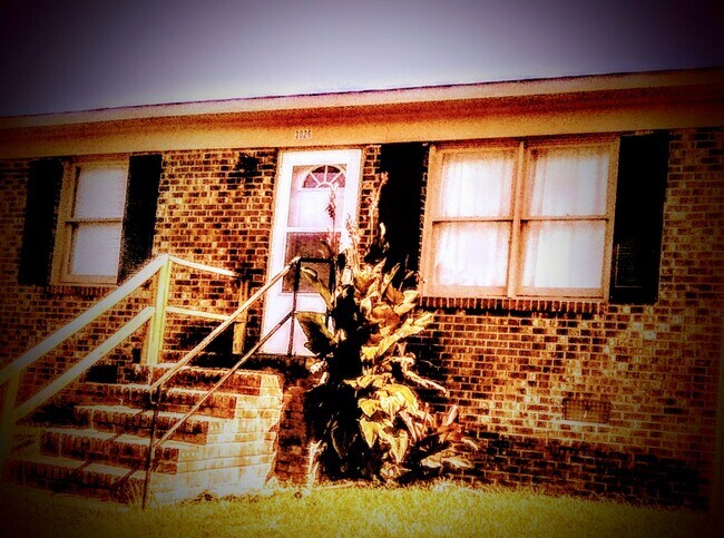 Building Photo - 3000 Drake Cir