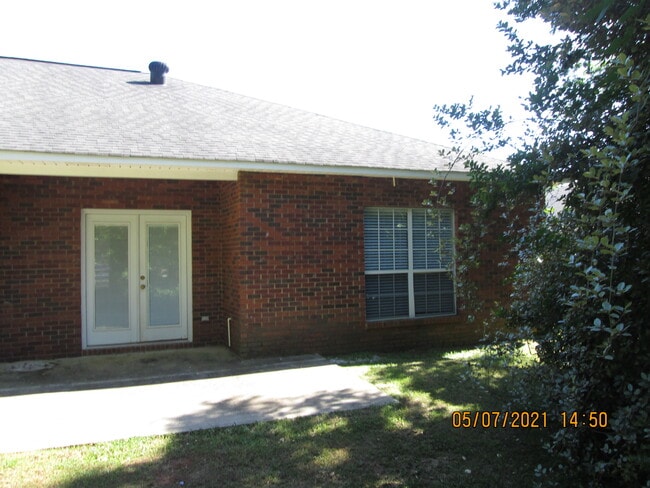 Rear View - 1129 District Ct