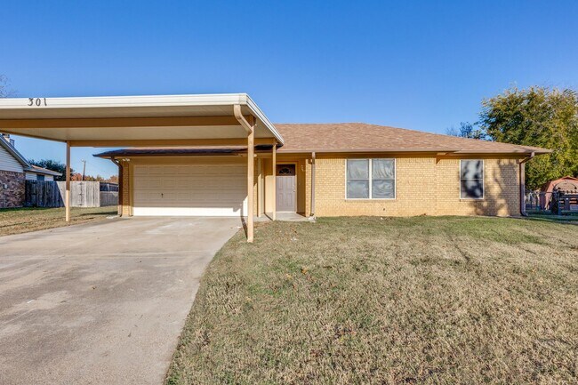 Building Photo - Charming 3-Bedroom Home in Saginaw ISD-Per...
