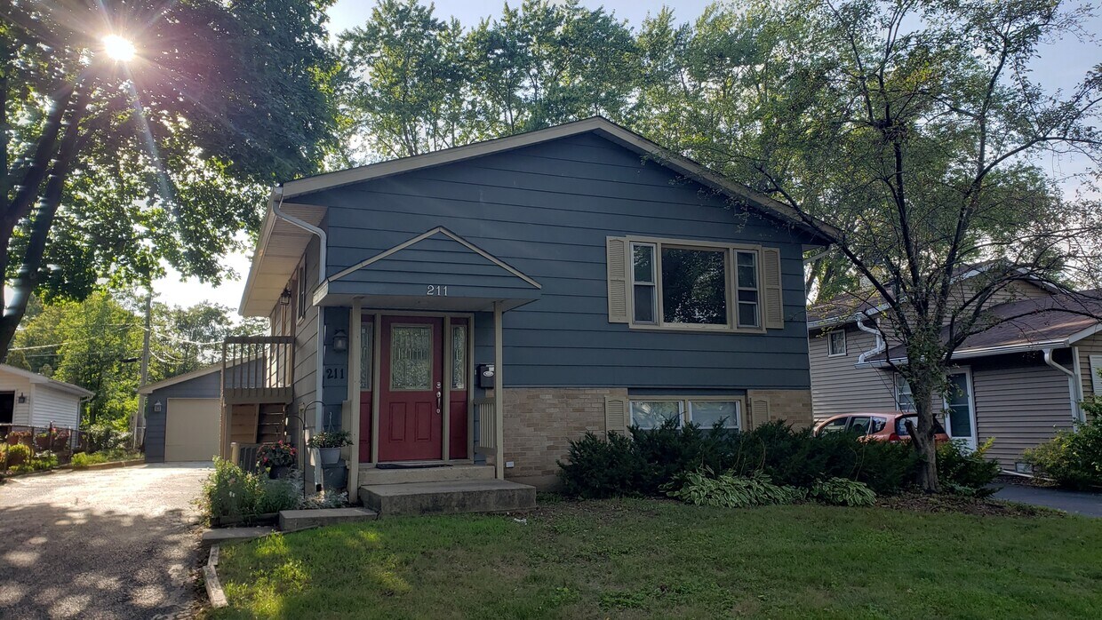 211 Harding Ave, Libertyville, IL 60048 House for Rent in