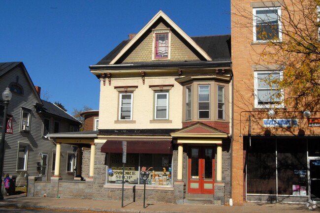 Foto del edificio - 145-149 W Main St