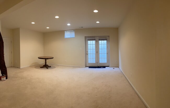 Basement Studio - 8773 Lords View Loop