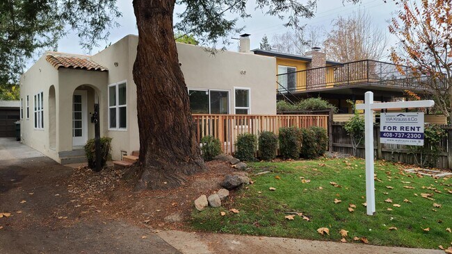 Foto del edificio - 720 College Ave