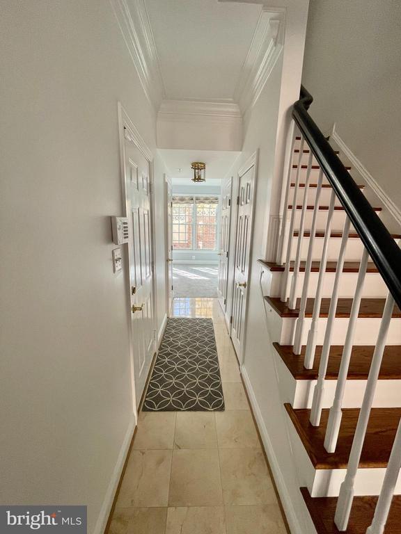 Building Photo - 512 Bellvue Pl