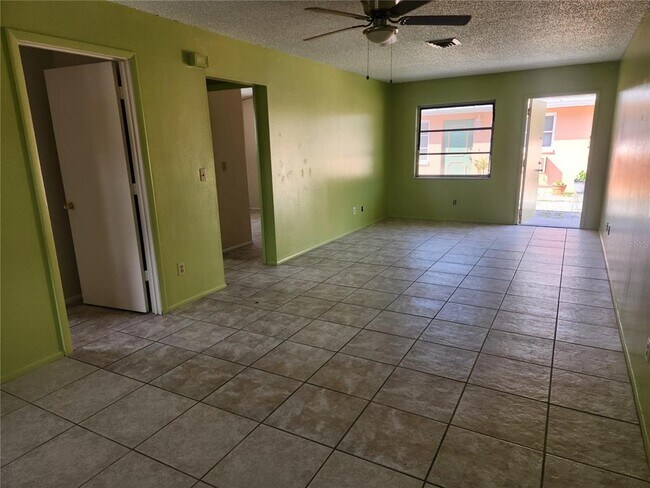 Foto del edificio - 218 Colonia Ln E
