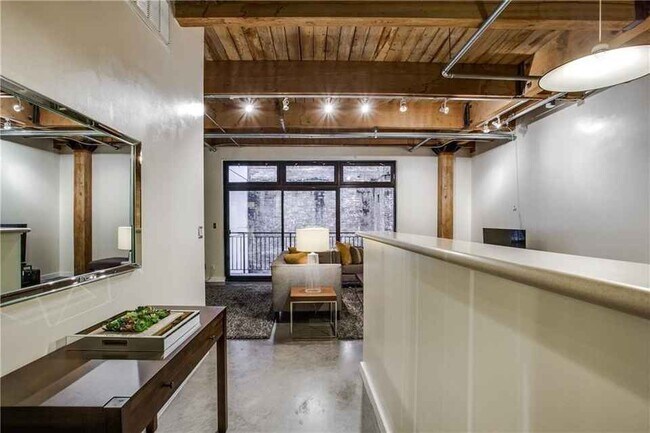 Building Photo - Apartment for Rent