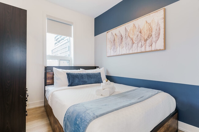 Building Photo - 168 McCaul St